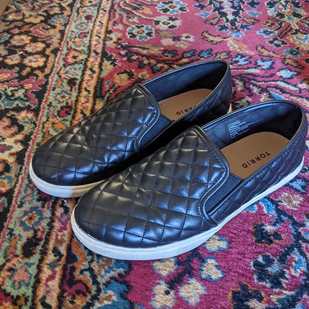 Torrid Black Faux Leather Quilted Slip On Sneakers - 9.5WW - Picture 4 of 7